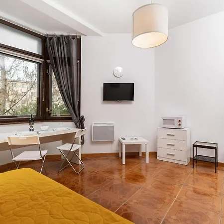 Old Town Cozy Microapartaments Podwale By Renters Appartamento